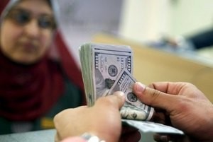 مسؤول مصري يفجر مفاجأة بشأن مراجعة الصندوق وتعويم الجنيه