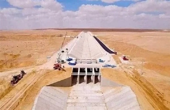 أضخم نهر صناعي في العالم يشق الصحراء الغربية